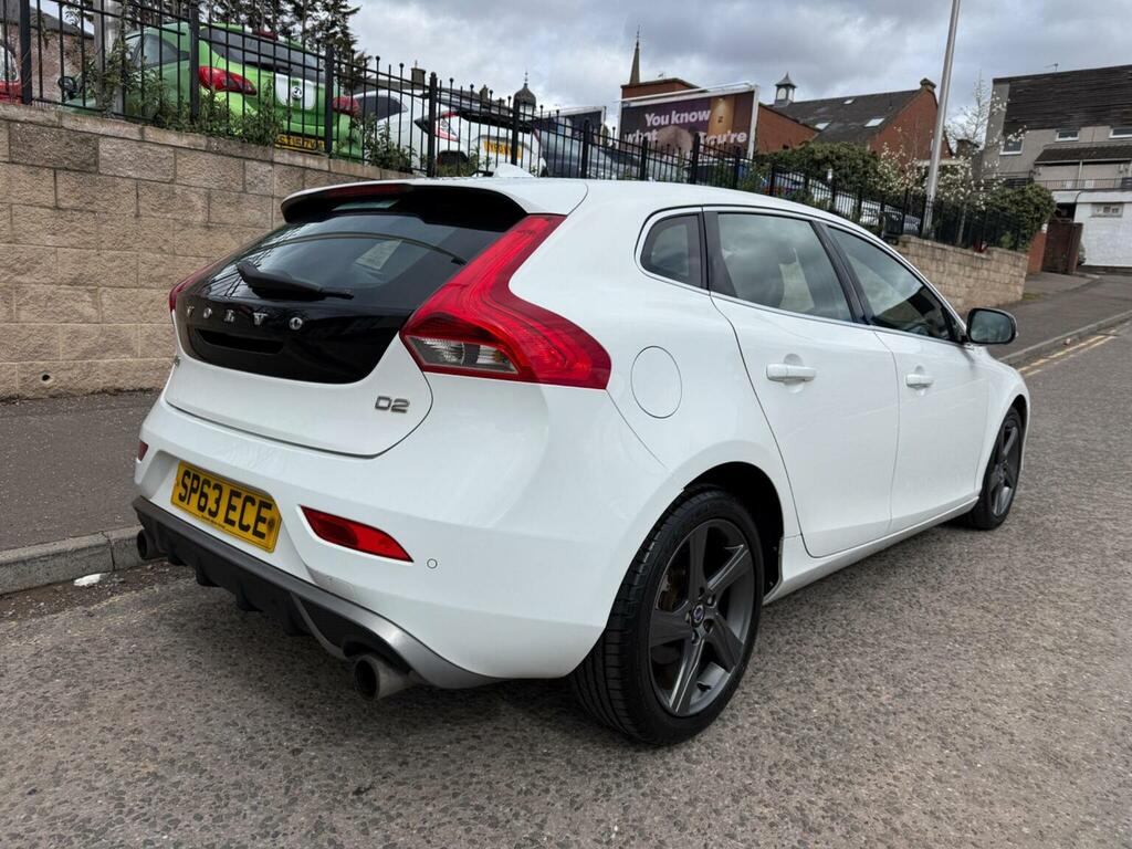Volvo V40 1.6 D2 R-design Euro 5 Ss SP63ECE White #5