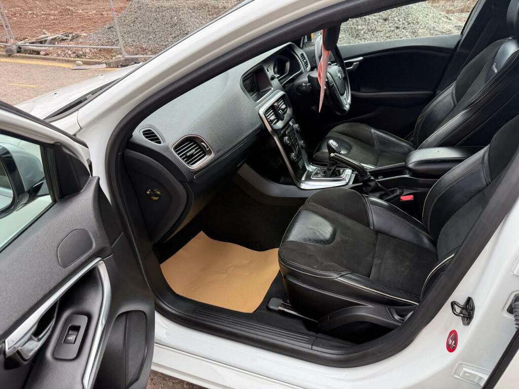 Volvo V40 1.6 D2 R-design Euro 5 Ss SP63ECE White #6