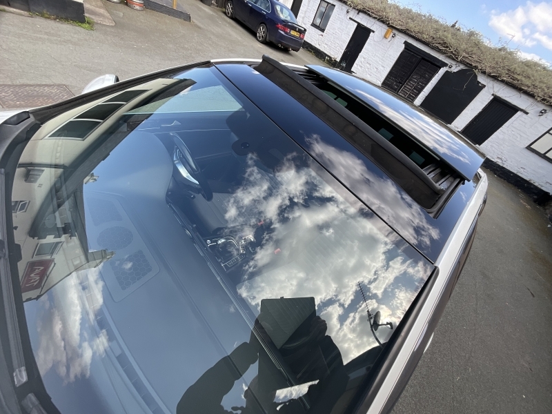 Volkswagen Passat R-line Tdi SD17VHW White #3
