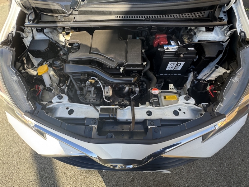 Toyota Yaris Icon MK16BHW White #4
