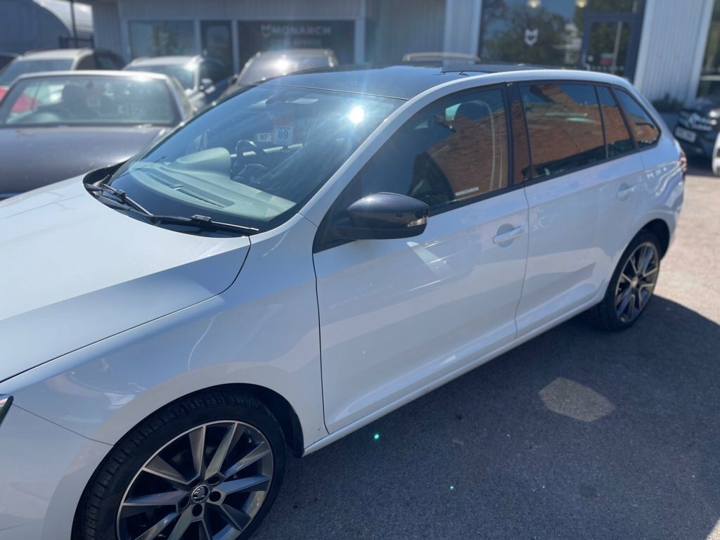 Skoda Rapid Spaceback 1L Se Sport White #4