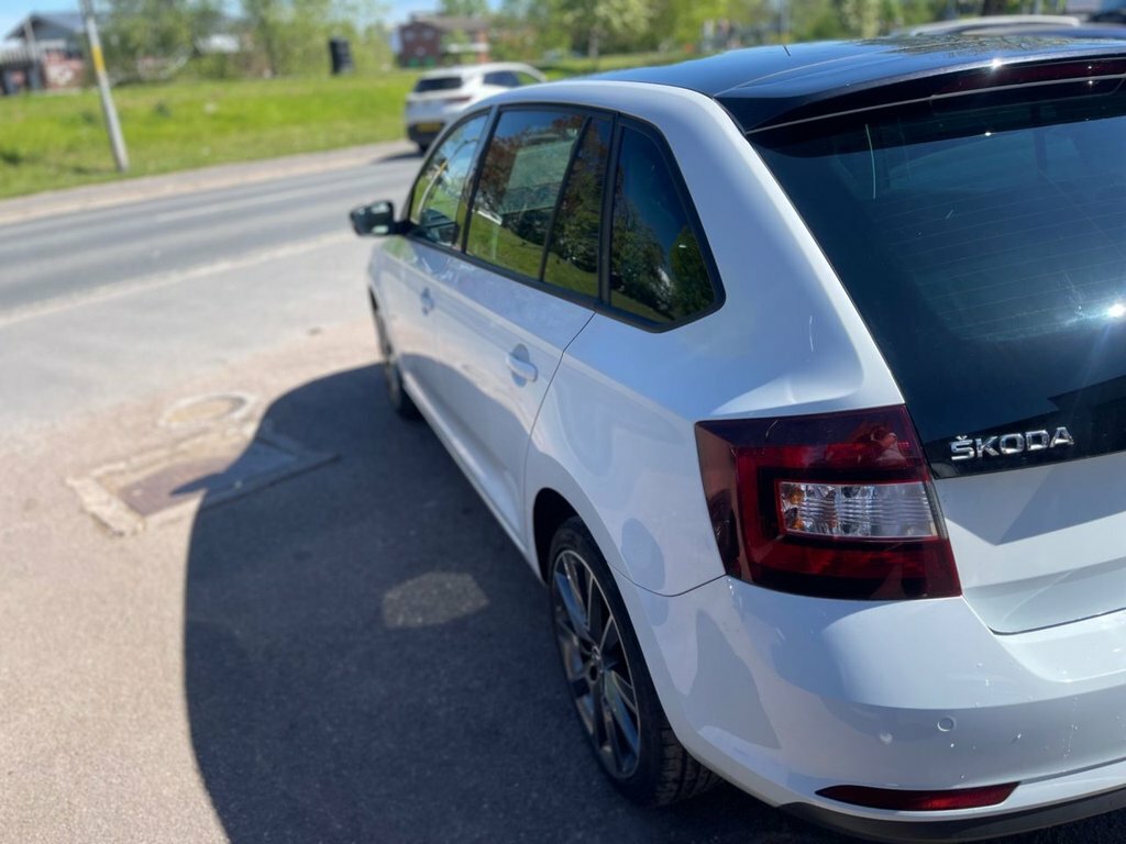 Skoda Rapid Spaceback 1L Se Sport White #5