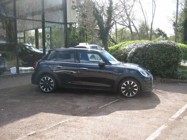 Mini Hatch 1.5 Cooper Exclusive Hatchback Steptron RV72UAK Black #3