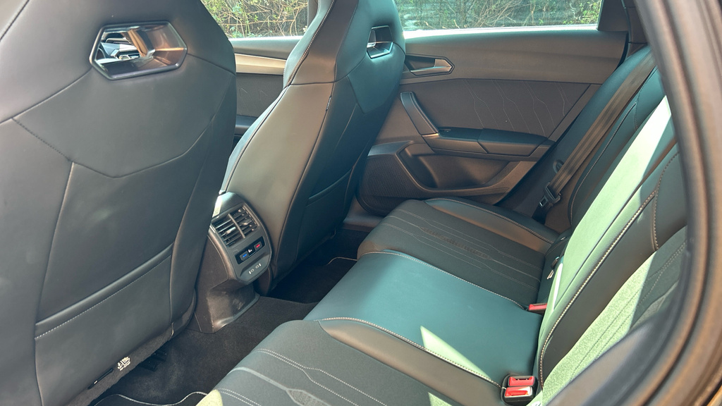Cupra Leon First Edition Black #30