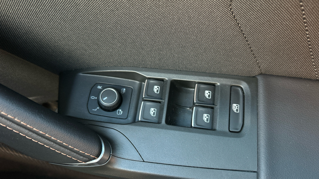 Cupra Leon First Edition Black #16