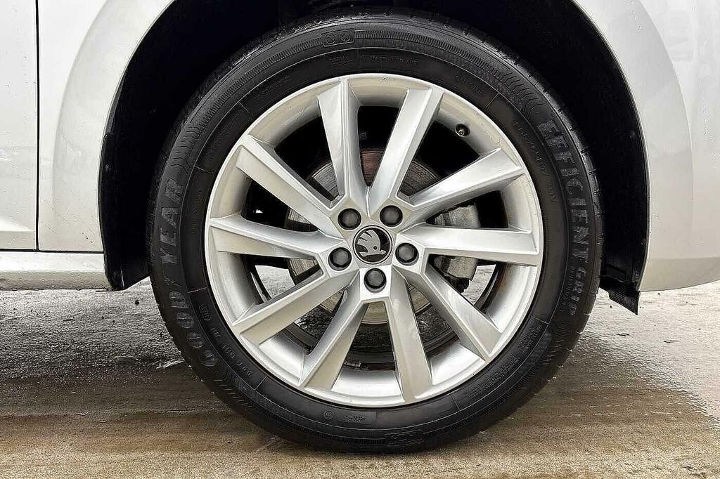 Skoda Kamiq 1.0 Tsi Se Edition Euro 6 5-Door GL25CVB Silver #4