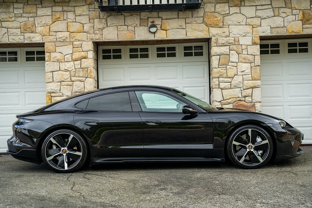 Porsche Taycan Performance Plus 93.4Kwh Turbo Saloon NX72CVF Black #3