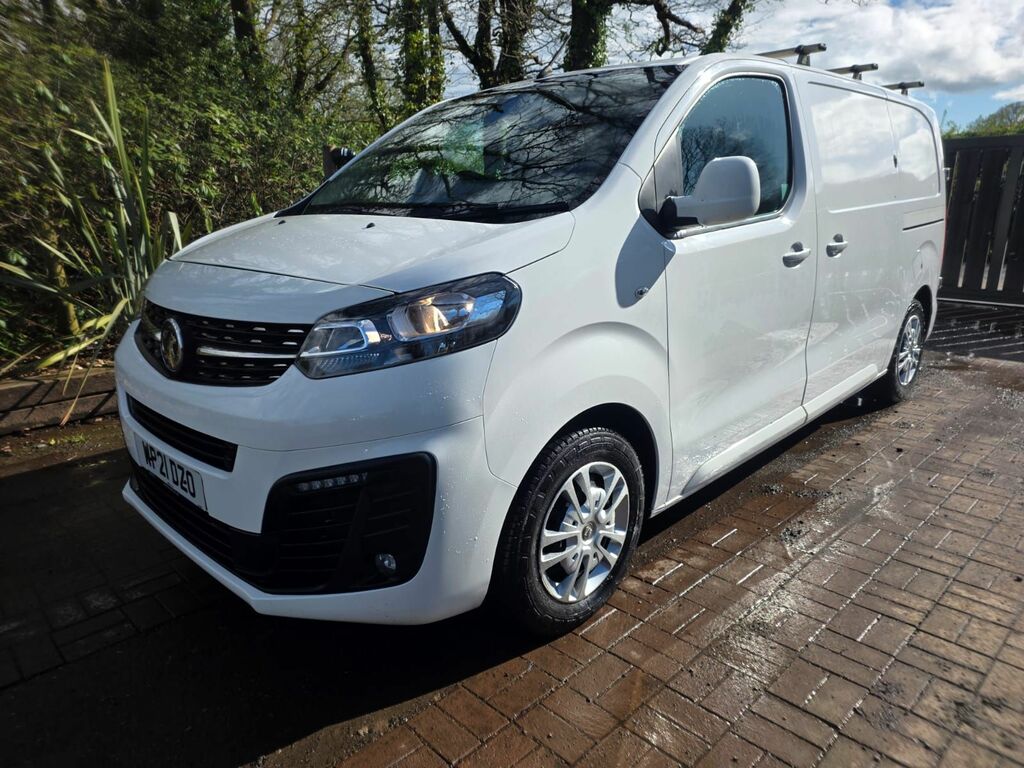 Vauxhall Vivaro 1.5 Turbo D 2700 Sportive Panel Van Man White