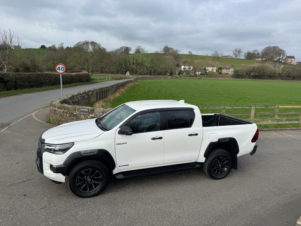 Toyota HILUX 2.8 D-4d Invincible X 4Wd Euro 6 Ss ML73UDU White #4