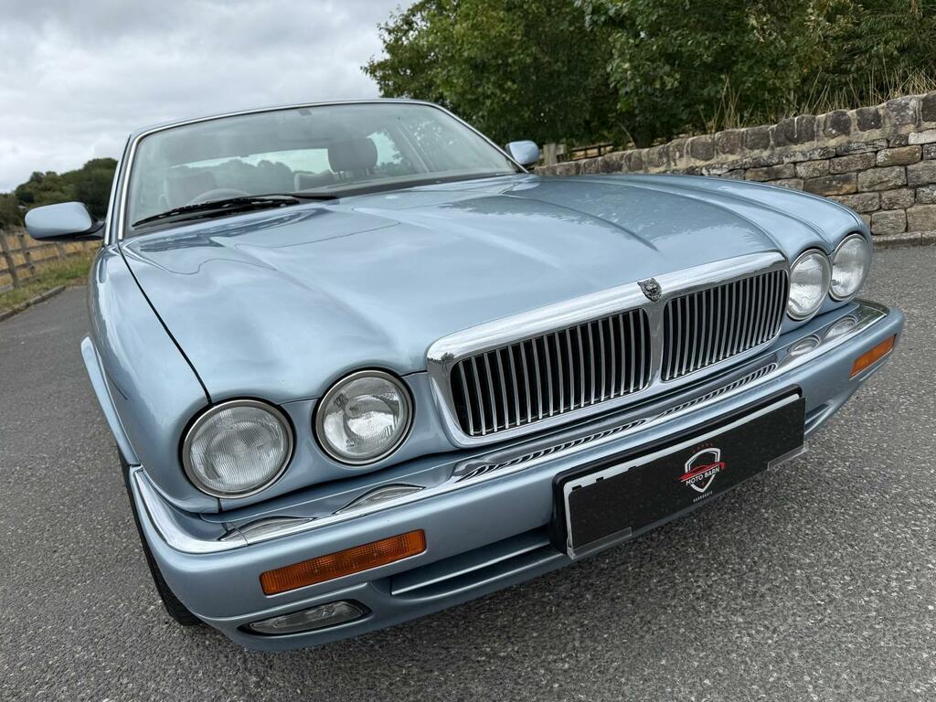 Jaguar XJ He Red #8