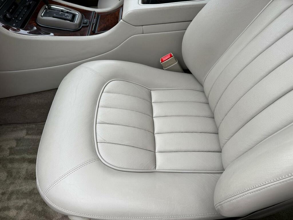 Jaguar XJ He Red #39
