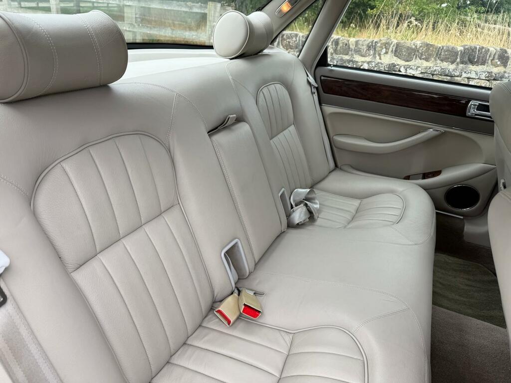 Jaguar XJ He Red #29