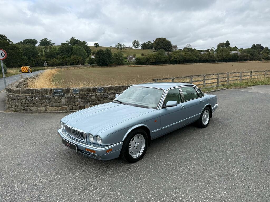 Jaguar XJ He Red #11