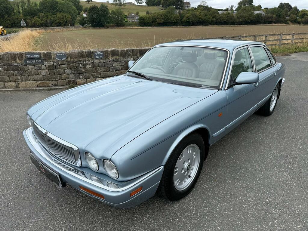Jaguar XJ He Red #6