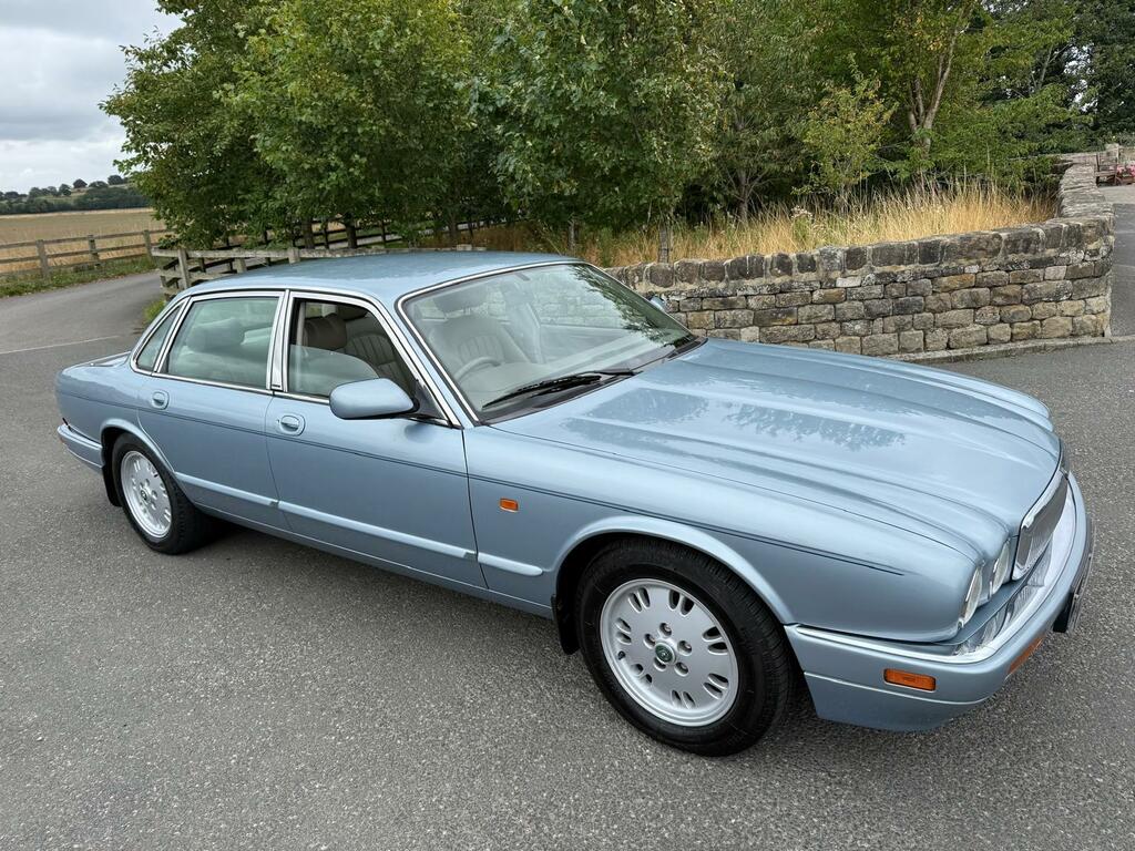 Jaguar XJ He Red #1