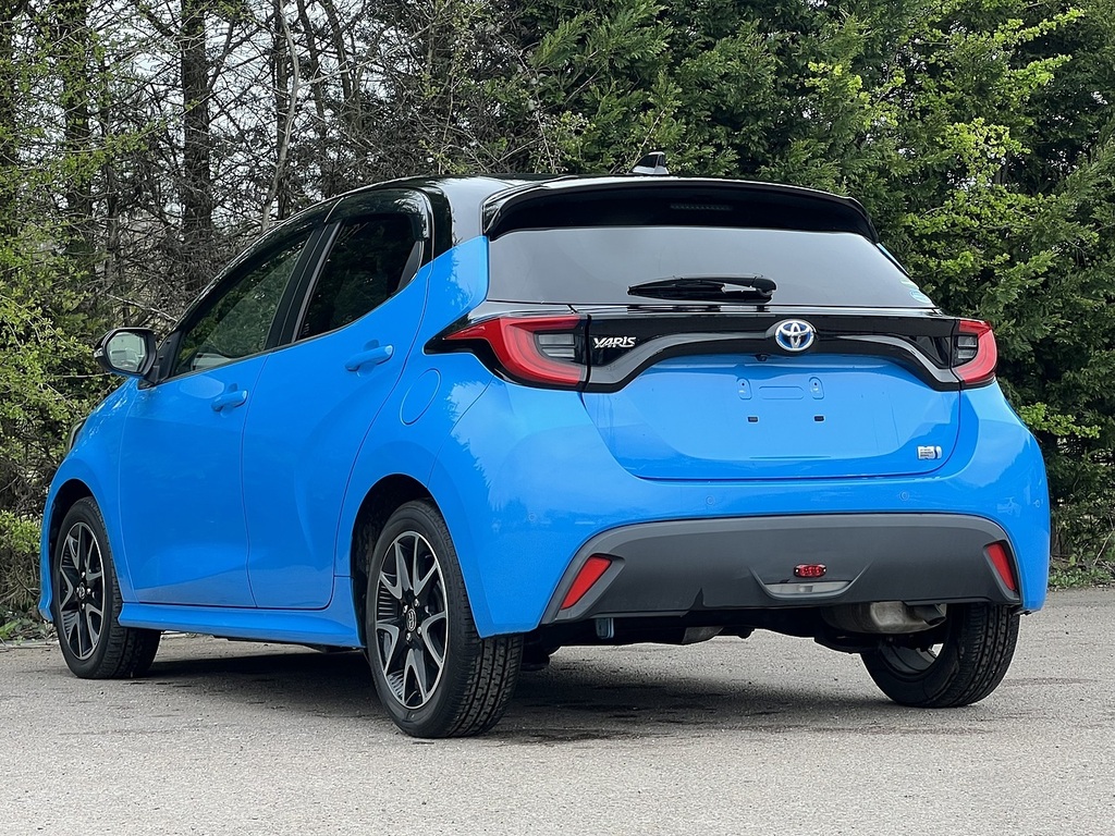 Toyota Yaris Hybrid Z #6