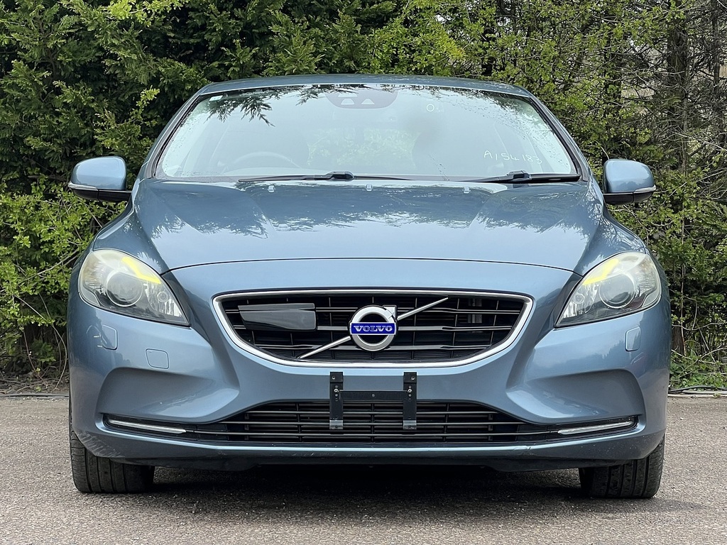 Volvo V40 T4 Se GN64JHZ #4