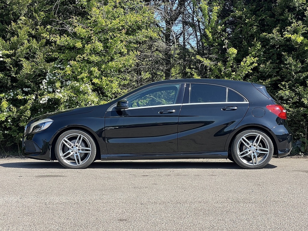 Mercedes-Benz A Class A 180 Amg Line Premium #5