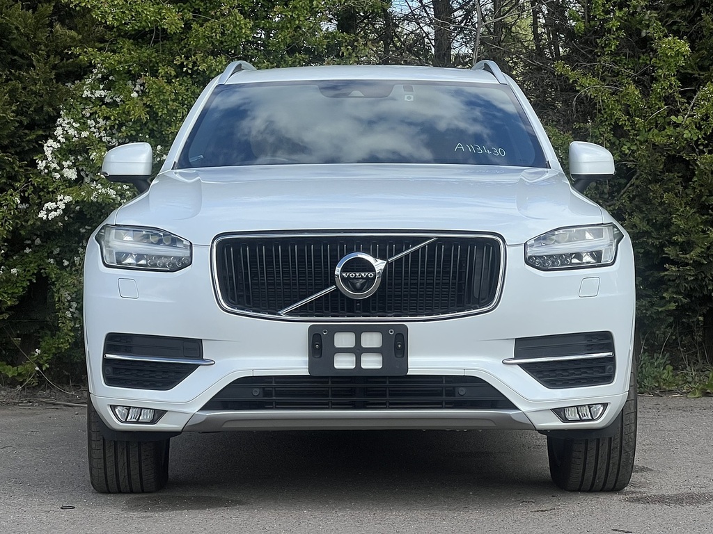 Volvo XC90 T5 Momentum Awd White #4