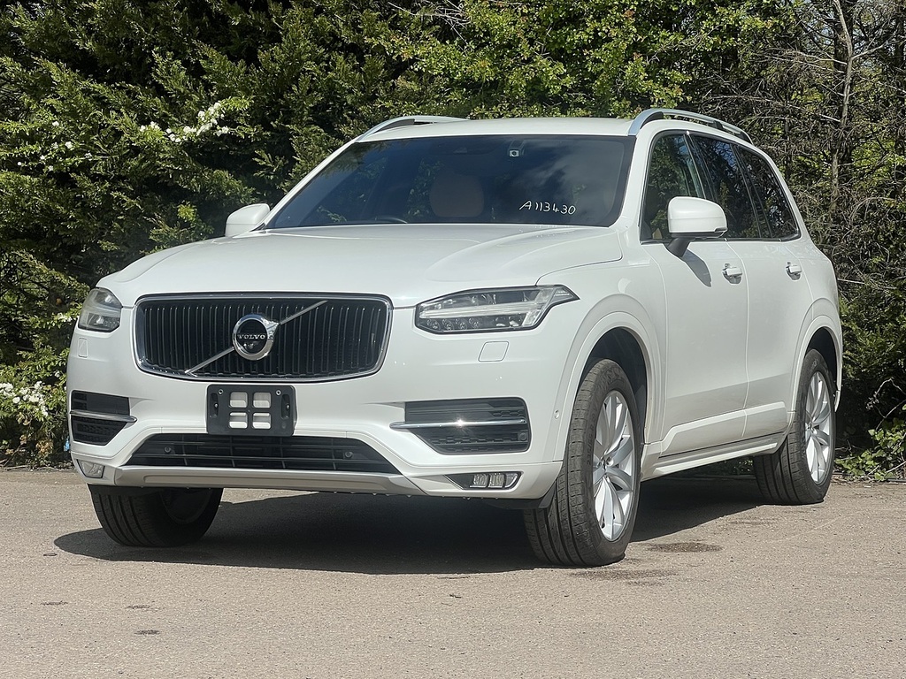 Volvo XC90 T5 Momentum Awd White #3