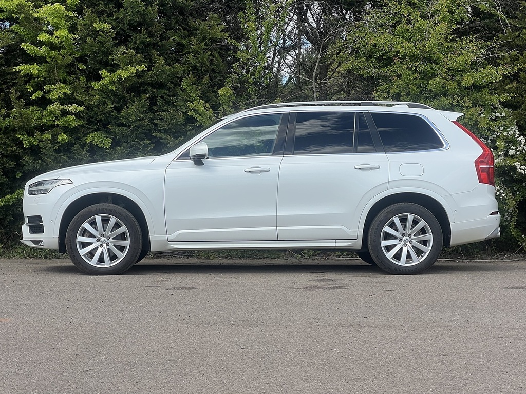 Volvo XC90 T5 Momentum Awd White #5