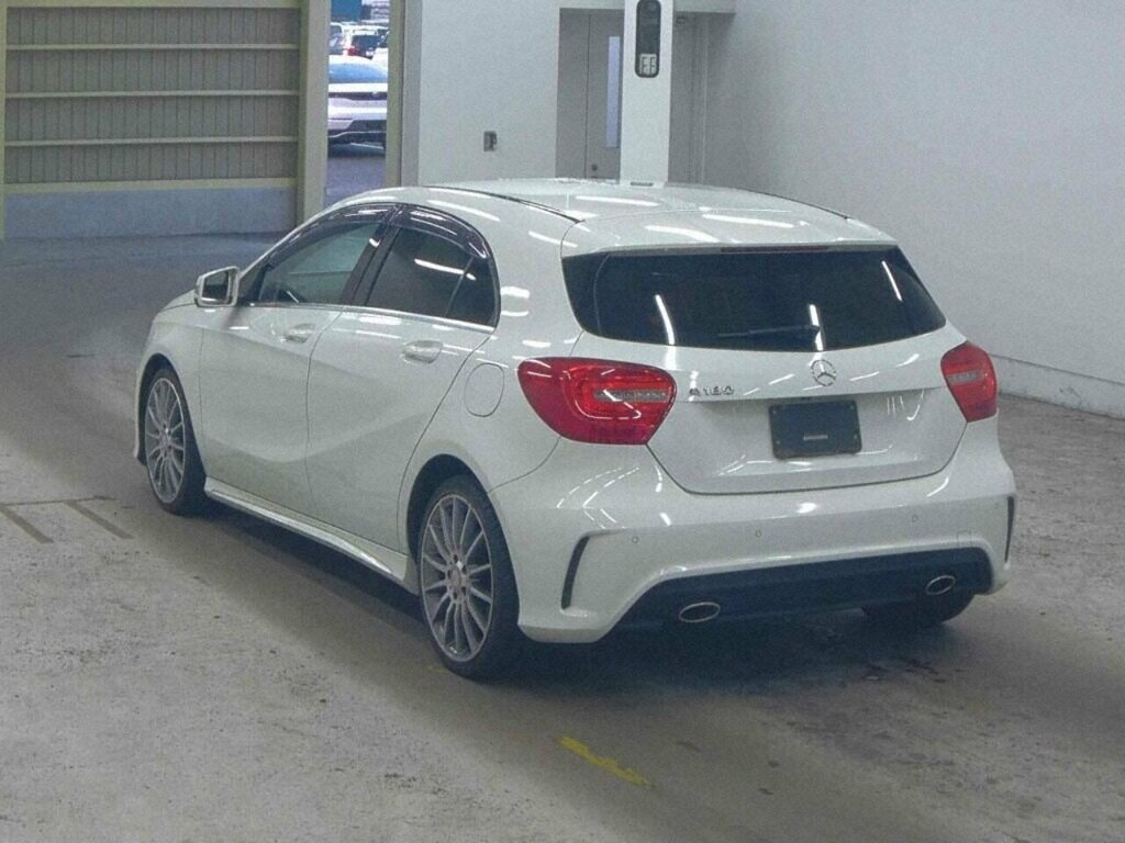Mercedes-Benz A Class A180 Blueefficiency Amg Sport #4