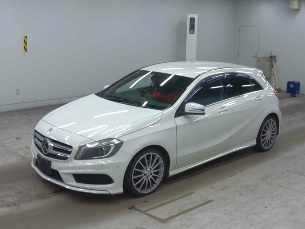 Mercedes-Benz A Class A180 Blueefficiency Amg Sport #3