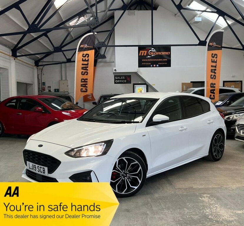 Ford Focus 1.5L St-line X White