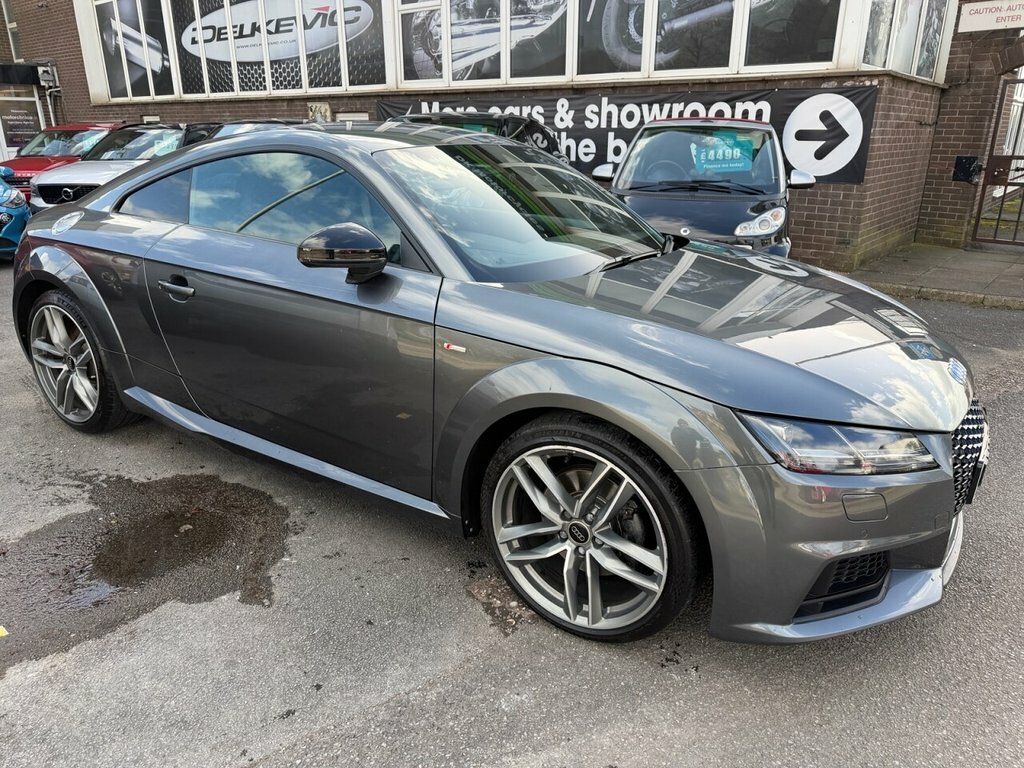 Audi TT 2L Black Edition Grey