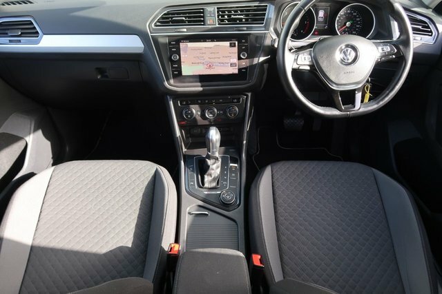 Volkswagen Tiguan 2.0 Tdi Se Navigation Suv Dsg 4Motion E GM18PWX Grey #2