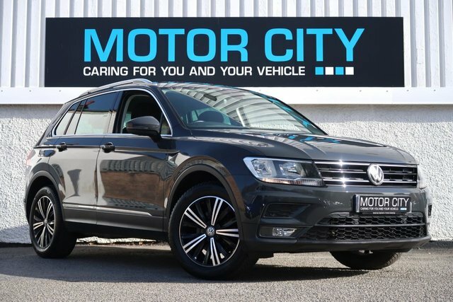 Volkswagen Tiguan 2.0 Tdi Se Navigation Suv Dsg 4Motion E Grey