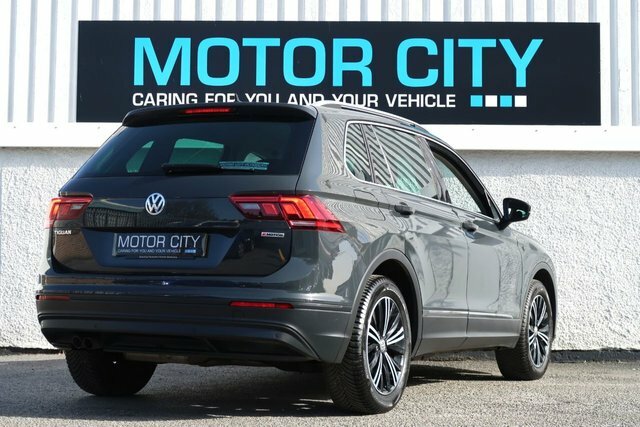 Volkswagen Tiguan 2.0 Tdi Se Navigation Suv Dsg 4Motion E GM18PWX Grey #3