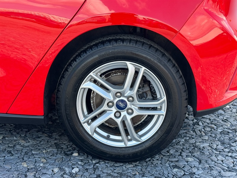 Ford Focus 1.0T Ecoboost Zetec Hatchback Eu SF68XKG Red #6