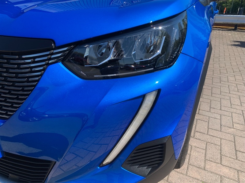 Peugeot 2008 1.2 Puretech Allure Premium Suv Eat E VE23EYJ Blue #4