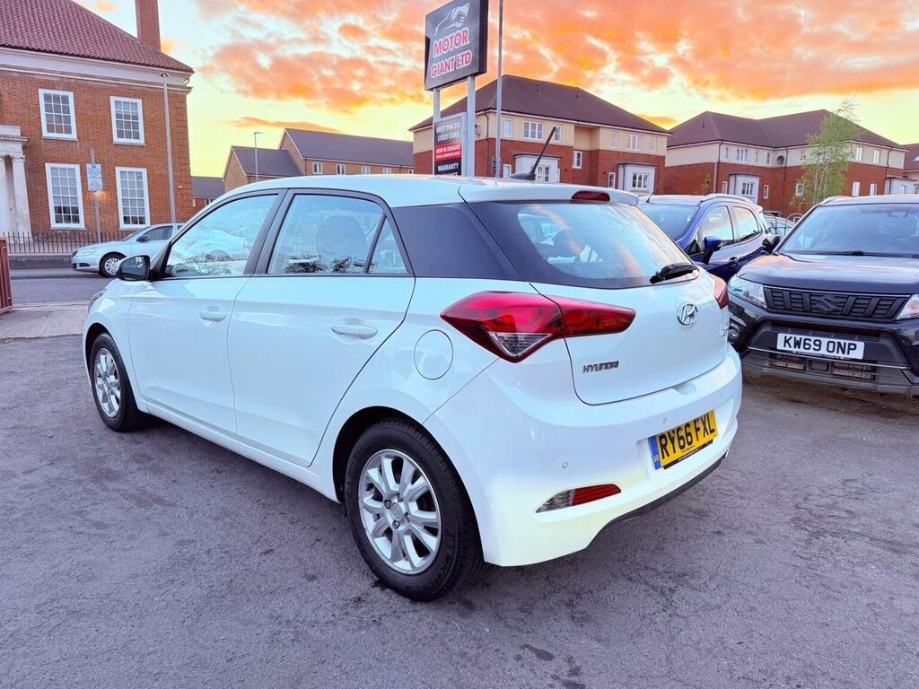 Hyundai I20 1.2 Se Euro 6 RY66FXL White #5