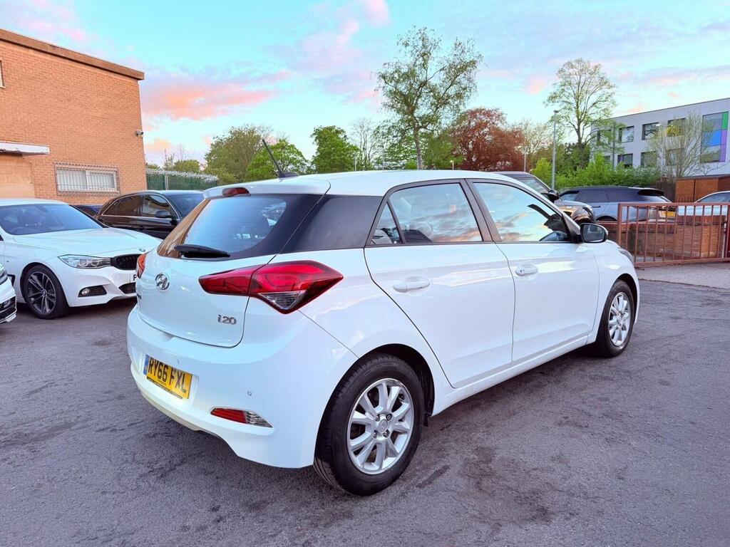 Hyundai I20 1.2 Se Euro 6 RY66FXL White #4