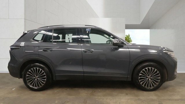Volkswagen Tiguan 2024 1.5 Etsi Mhev Life Suv Hybrid Dsg OE24UCG Grey #3