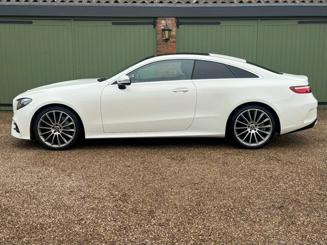 Mercedes-Benz E Class 2018 2.0 E220d Amg Line Premium Plus Coupe D KO67VOP White #5