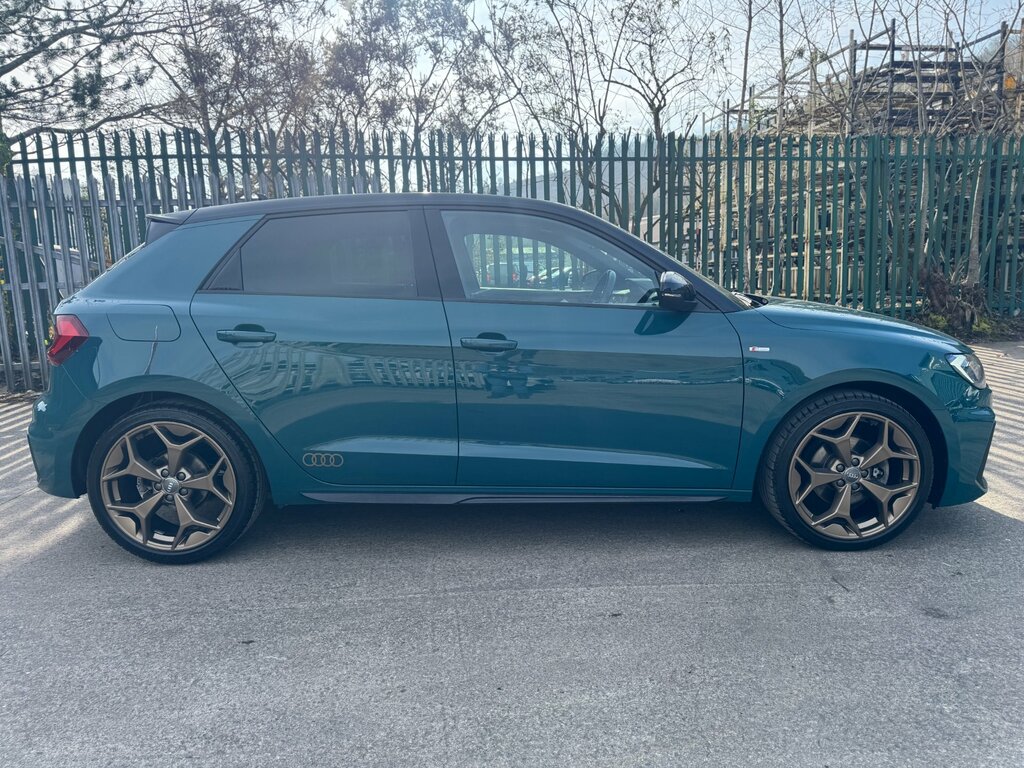 Audi A1 1.5 Tfsi 35 S Line Style Edition Sportback Pet SD20KUO Green #4