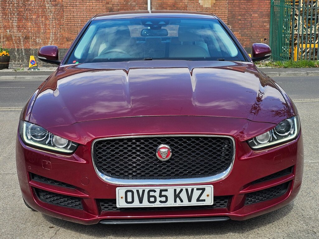 Jaguar XE 2.0D Portfolio Saloon Euro 6 Ss OV65KVZ Red #2