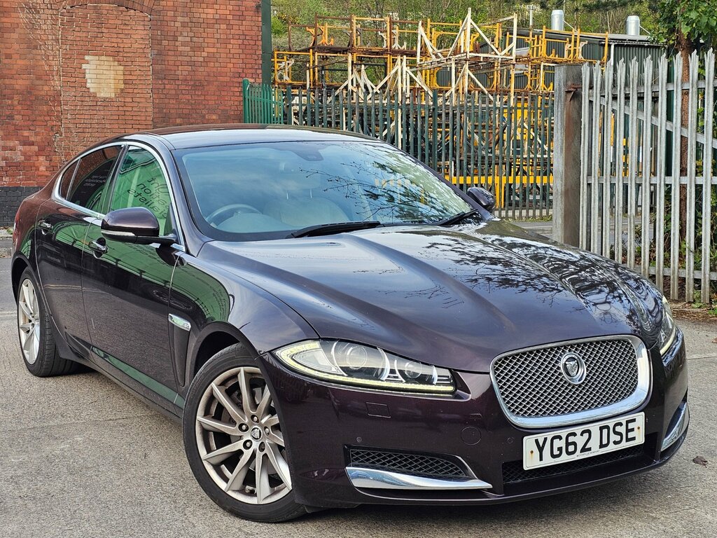 Jaguar XF 2.2D Premium Luxury Saloon Euro 5 Red