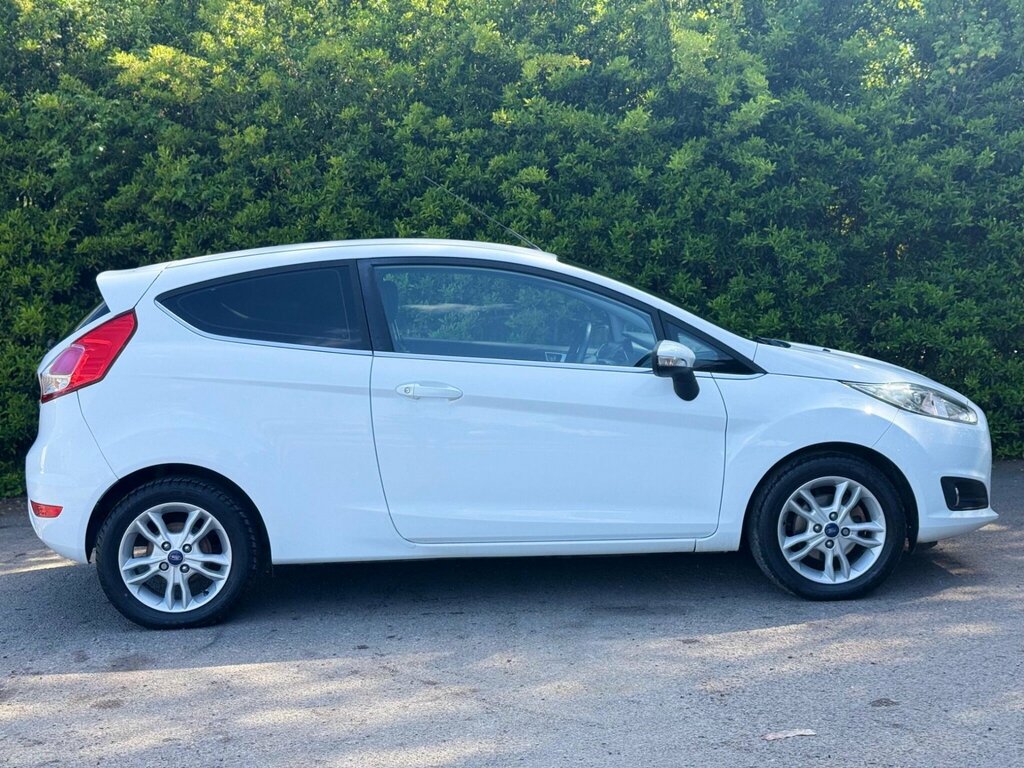 Ford Fiesta 1.0T Ecoboost Zetec Euro 5 Ss MJ15SFE White #4