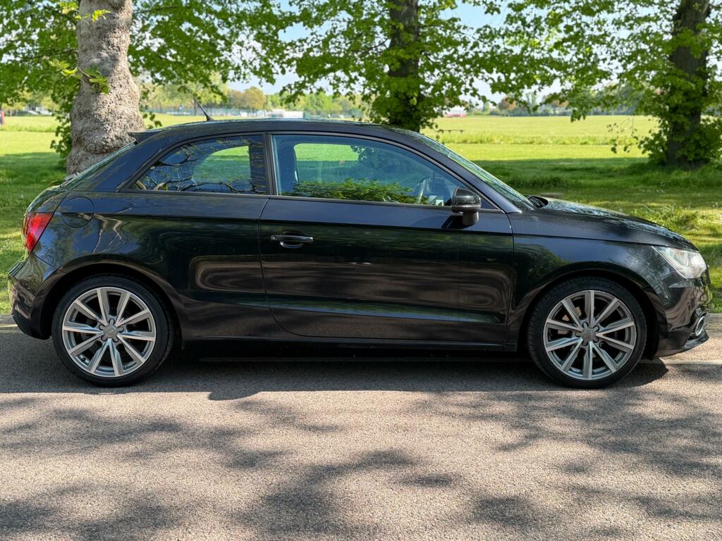 Audi A1 1.4 Tfsi Sport S Tronic Euro 5 Ss Black #3
