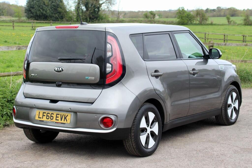 Kia Soul Suv Silver #2