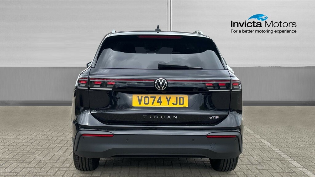 Volkswagen Tiguan Match Black #4