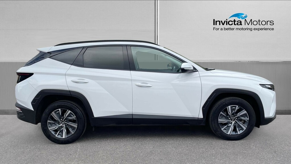 Hyundai Tucson Se Connect GF23LNZ White #2