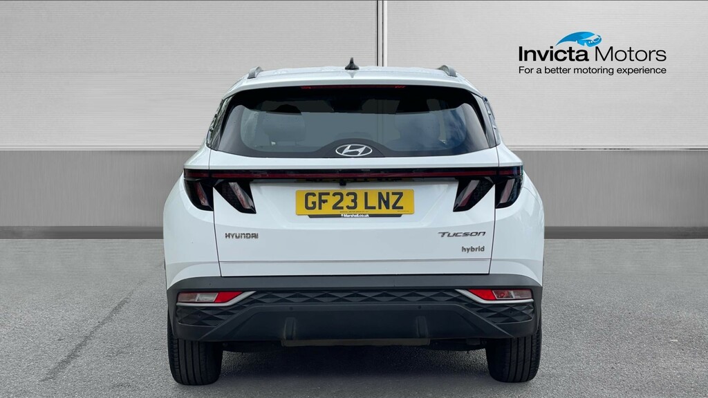 Hyundai Tucson Se Connect GF23LNZ White #4
