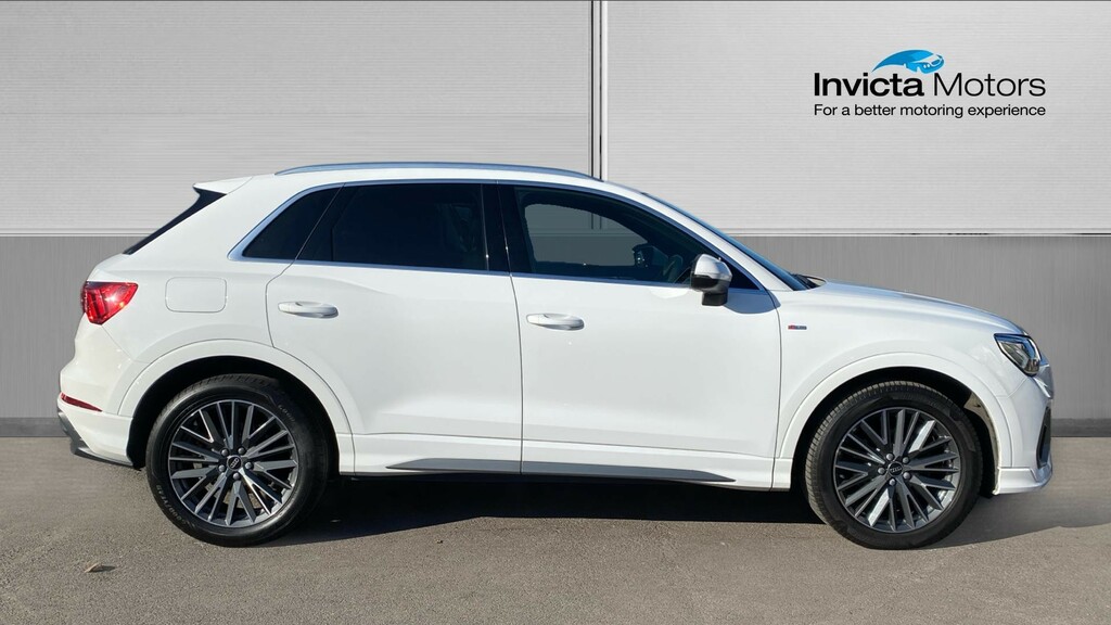 Audi Q3 S Line RE22AOX White #2