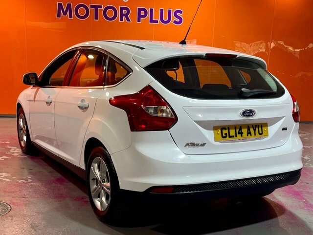 Ford Focus 1.6 Tdci Zetec Hatchback Euro 5 GL14AYU White #2
