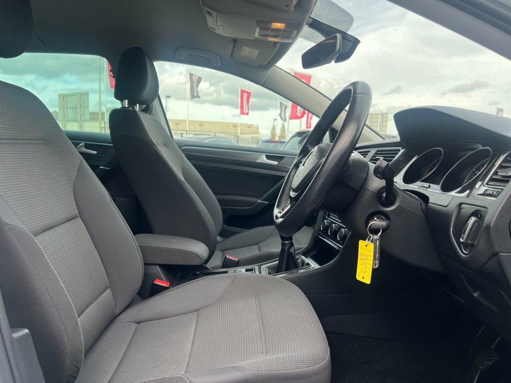 Volkswagen Golf 1.6L Match GF19OYC White #5